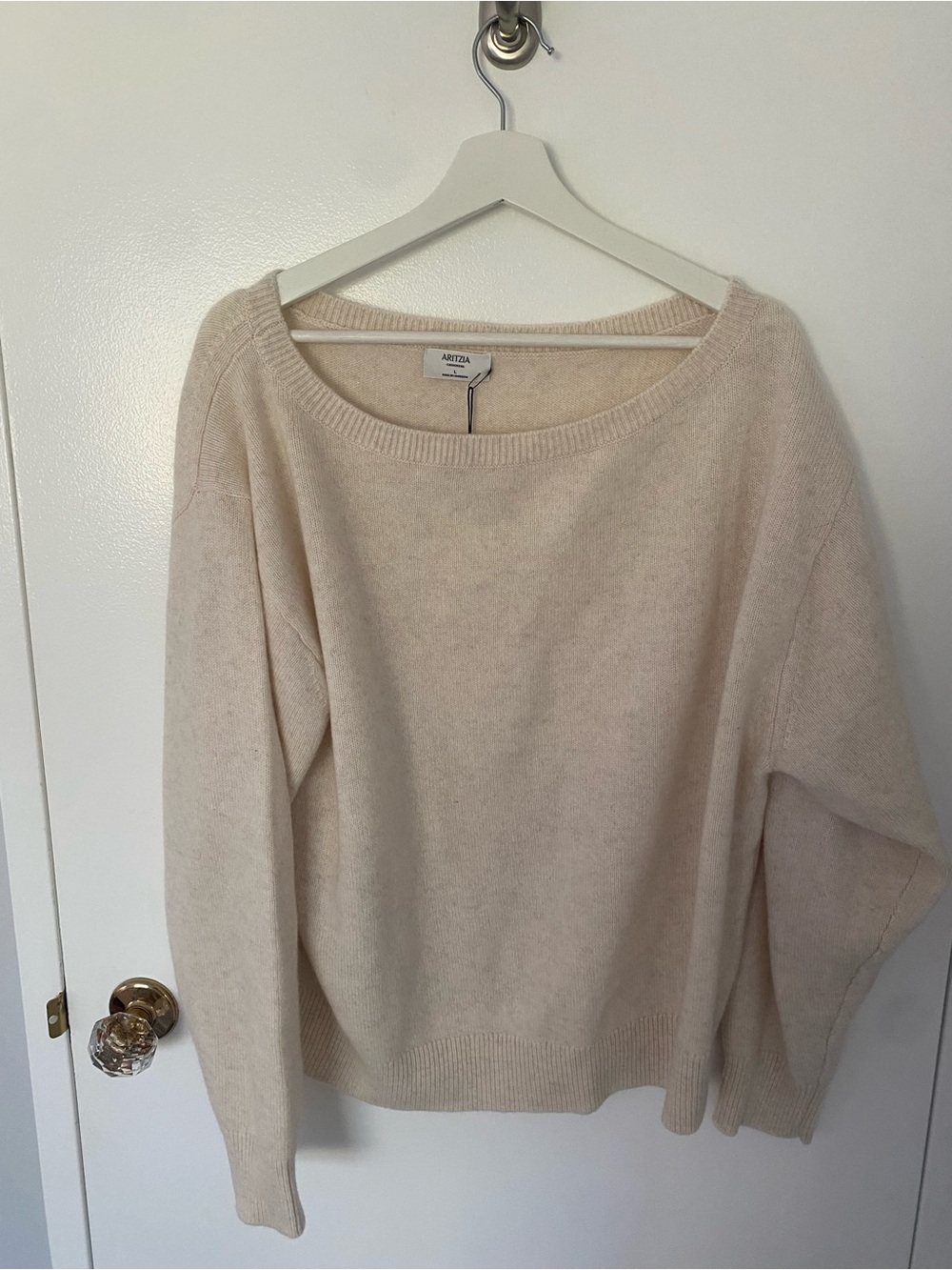 Aritzia Soft Cream Scoop-Neck Knit Pullover
